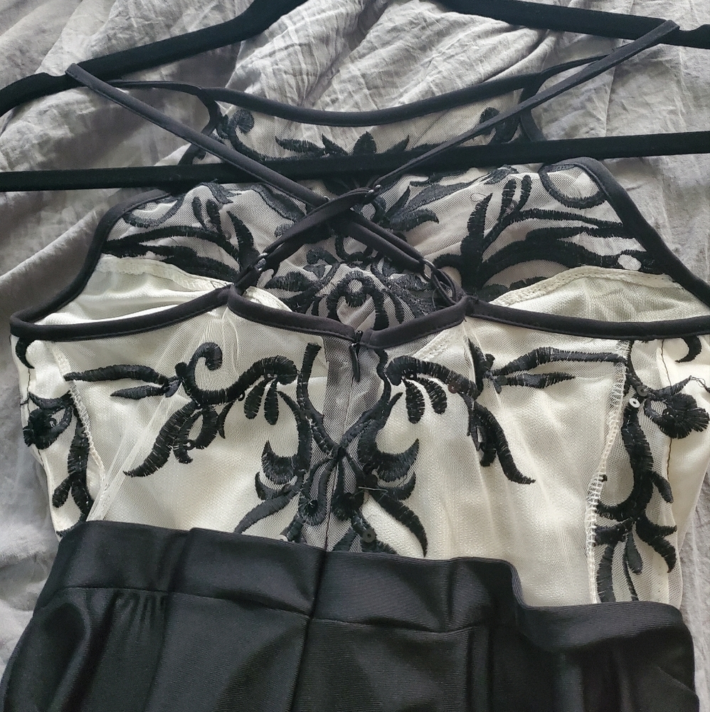 Dress - Picture 3 of 4